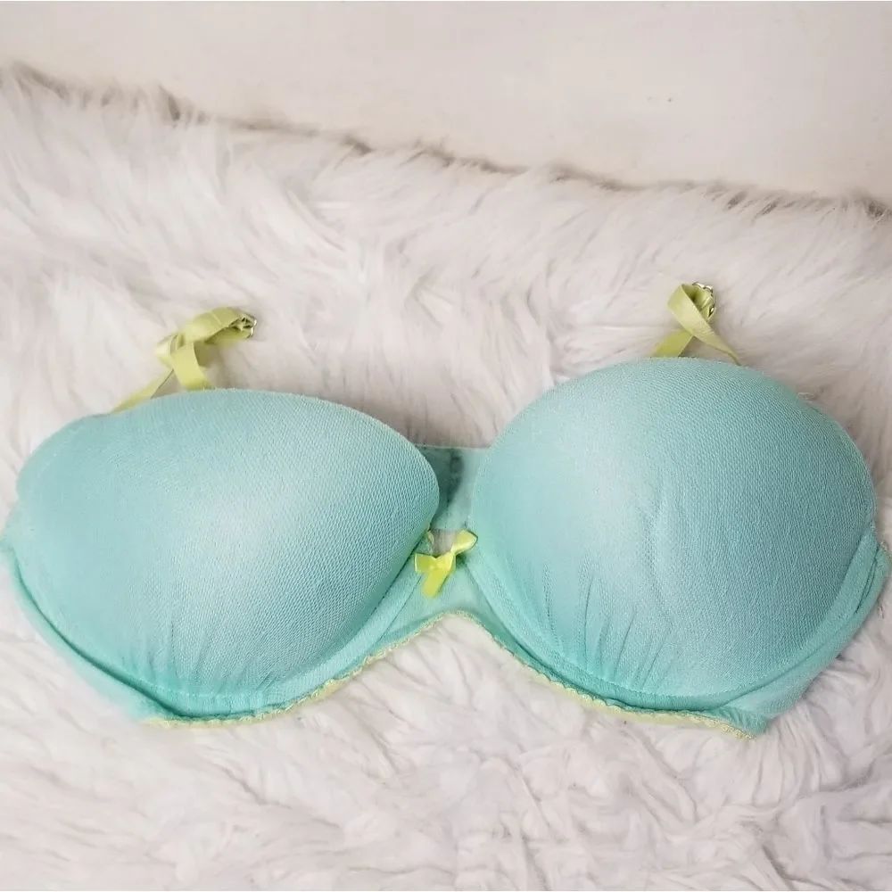 Victoria's Secret bra size 34 D